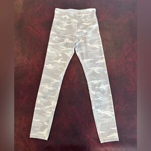 Athleta Elation 7/8 Compression Tights Gray Camo Leggings Size Small Tall